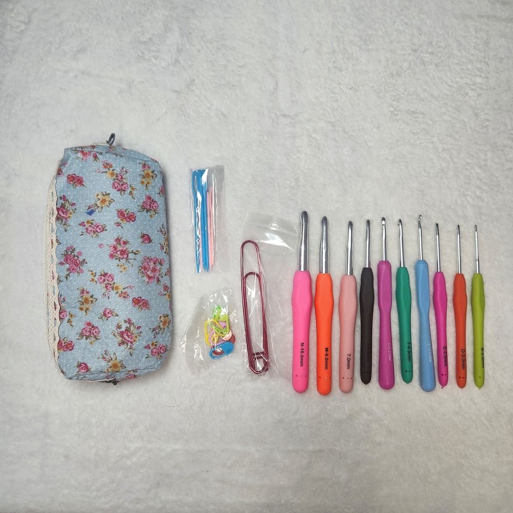 Boye Crochet Hook Set 10pc Ergonomic Handles Floral Pouch NOT FULL SET